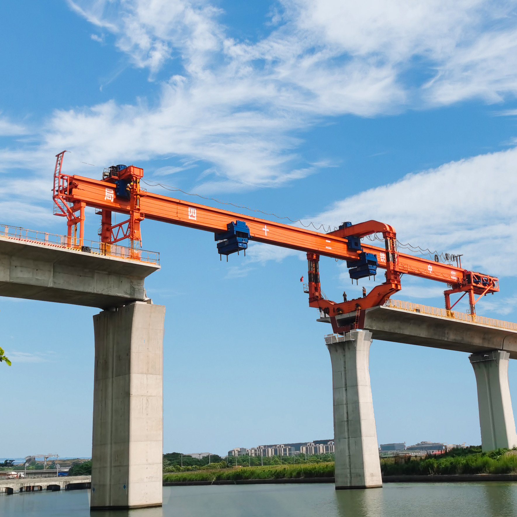 550T-700T HSR BEAM ERECTOR